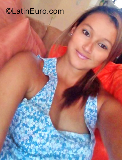 Date this good-looking Colombia girl Katerine from Pereira CO21844