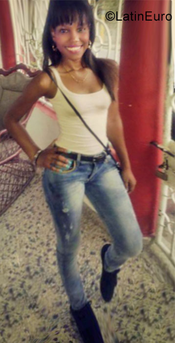 Date this athletic Dominican Republic girl Pamela from Santo Domingo DO29329