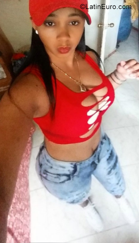 Date this funny Dominican Republic girl Nayelin from Santo Domingo DO29339