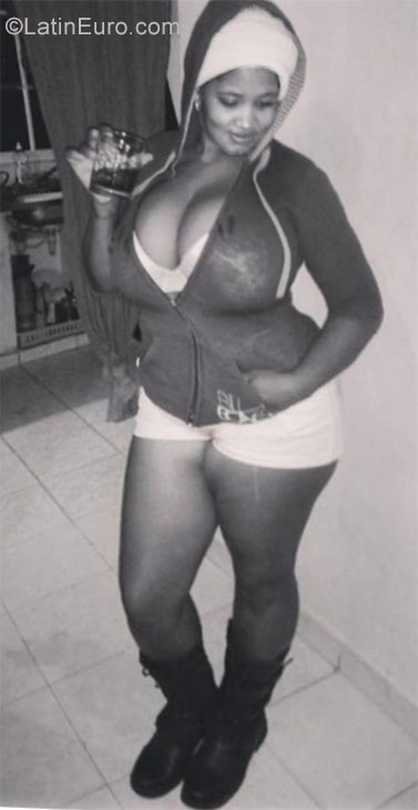 Date this tall Dominican Republic girl Ana from Santo Domingo DO29383