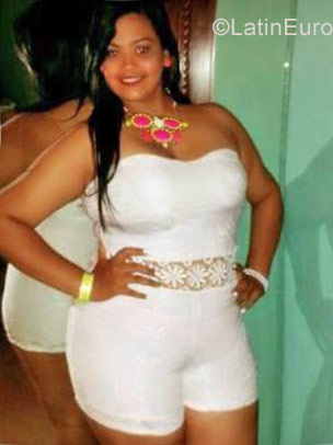 Date this pretty Dominican Republic girl Yasmin from Santo Domingo DO29436