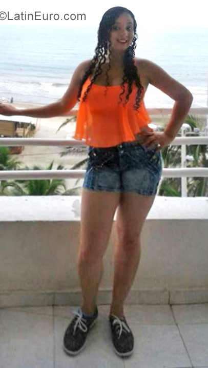 Date this young Colombia girl Monica from Cali CO21908