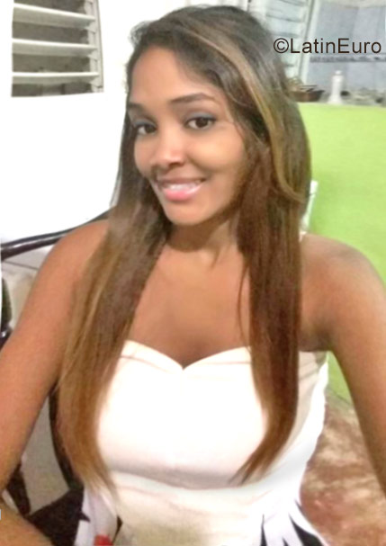 Date this voluptuous Dominican Republic girl Lucy from Santo Domingo DO29473