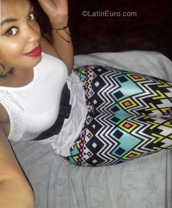 Date this voluptuous Dominican Republic girl Nairoby from Santiago DO29487
