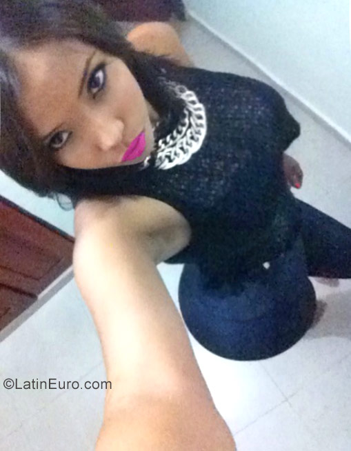 Date this lovely Dominican Republic girl Vanesa from Santo Domingo DO29494