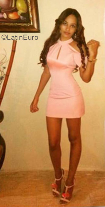 Date this pretty Dominican Republic girl Rosmery from Santo Domingo DO30520