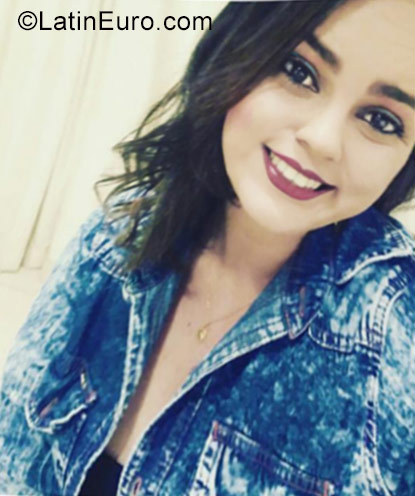 Date this happy Brazil girl Bruna from Goiania BR10133