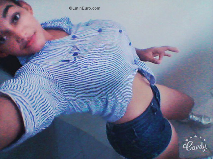 Date this cute Dominican Republic girl Chris from Santo Domingo DO40919