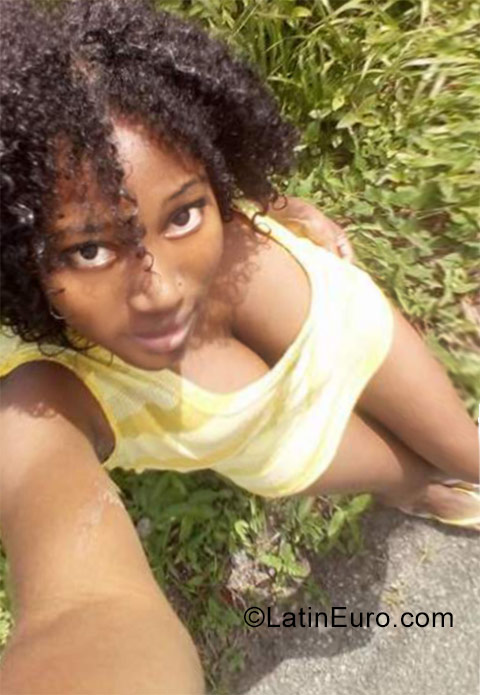 Date this nice looking Trinidad and Tobago girl Lisa from Port Of Spain TT87