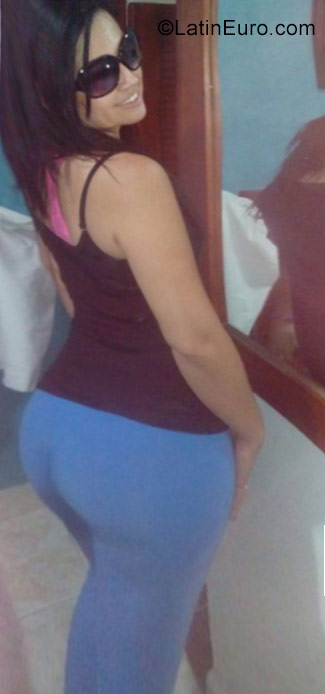 Date this lovely Colombia girl Maria from Bucaramanga CO22025