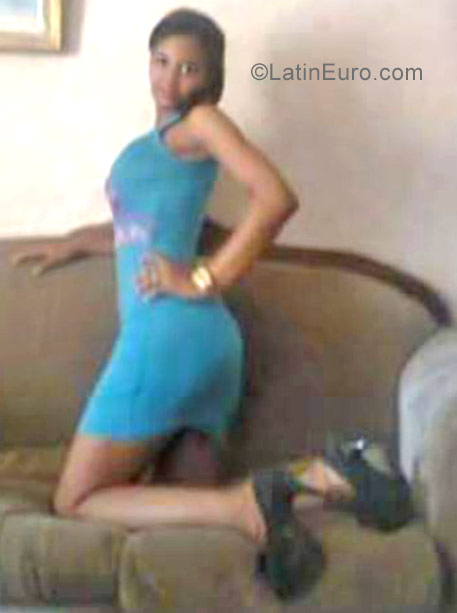 Date this good-looking Dominican Republic girl Zuleiny from Santo Domingo DO29673
