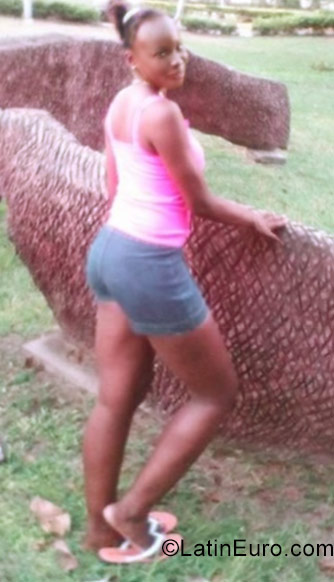 Date this hard body Jamaica girl Serena from Kingston JM2481