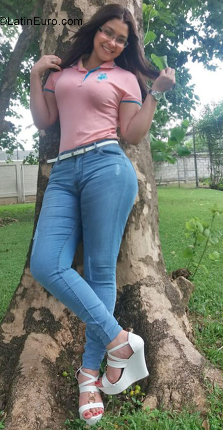 Date this beautiful Dominican Republic girl Rosana from Santo Domingo DO29691