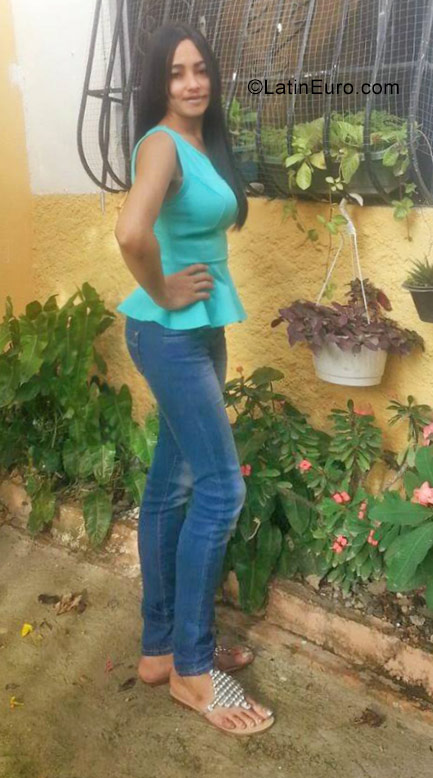 Date this athletic Dominican Republic girl Belkis from San Pedro De Macoris DO29714