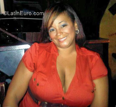 Date this sultry Dominican Republic girl Hencsy from Santo Domingo DO29720
