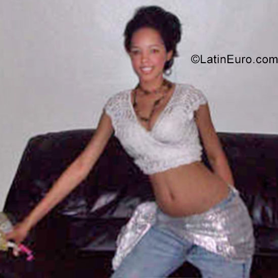 Date this sultry Dominican Republic girl Giny from Santiago DO29759