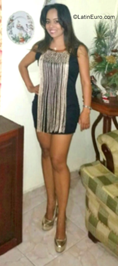 Date this pretty Dominican Republic girl Mary from Santo Domingo DO29778