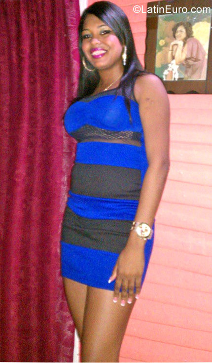 Date this foxy Dominican Republic girl Yovermin from Puerto Plata DO29794
