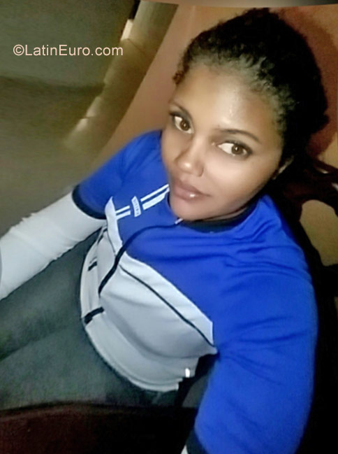 Date this nice looking Dominican Republic girl Clarita from Santo Domingo DO29845