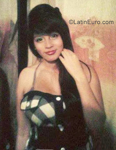 Date this cute Colombia girl Laura from Medellin CO22158