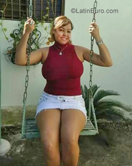 Date this beautiful Dominican Republic girl Alfonsa from Santiago DO30007