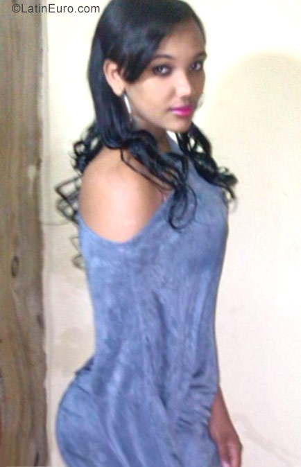 Date this passionate Dominican Republic girl YUDELKA from Santiago DO30053