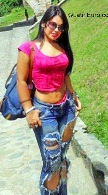 Date this fun Colombia girl Mauren from Guacari CO22196