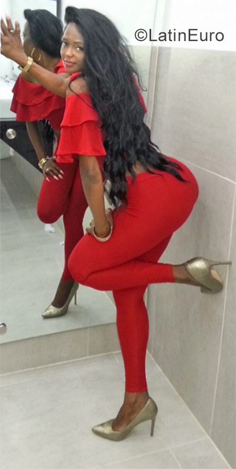 Date this exotic Dominican Republic girl Diony from Puerto Plata DO30089