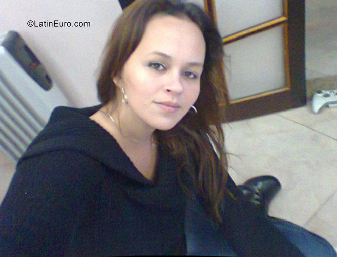 Date this attractive Brazil girl Adriana from Sao Paulo BR10262