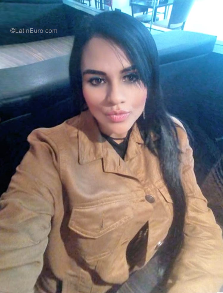 Date this sultry Colombia girl Nancy from Medellin CO22343