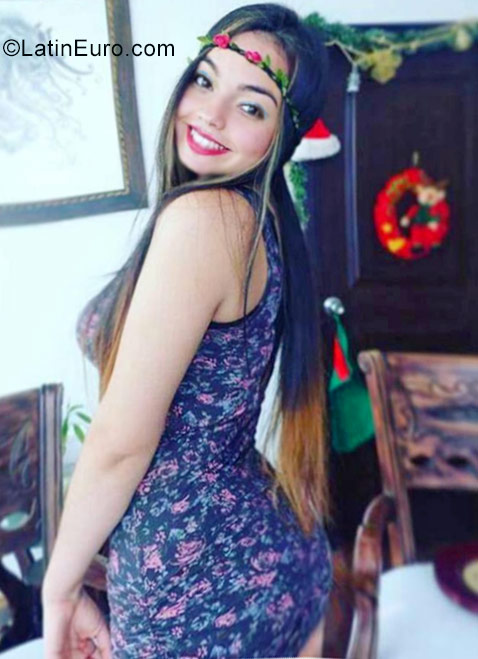 Date this happy Colombia girl Valentina from Medellin CO22369