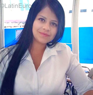 Date this tall Colombia girl Laura from Medellin CO22382