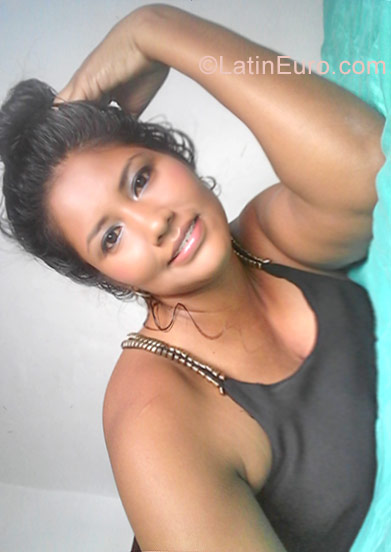 Date this delightful Colombia girl Leidy from Cali CO22384