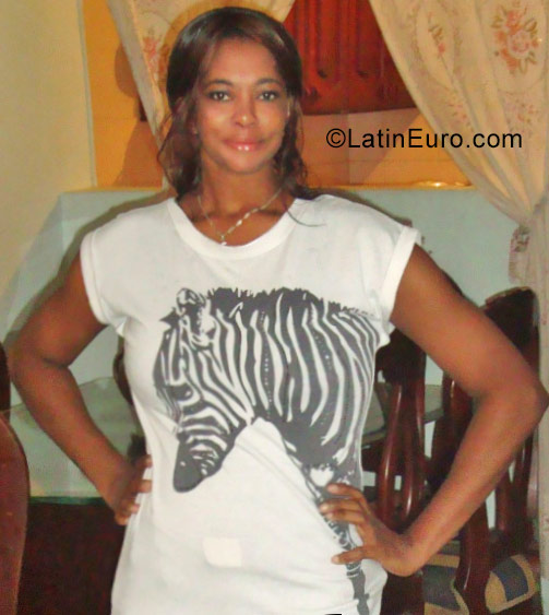Date this tall Colombia girl Mura from Cali CO22390