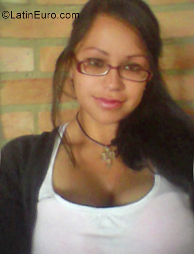 Date this fun Colombia girl Yohana from Bogota CO22397