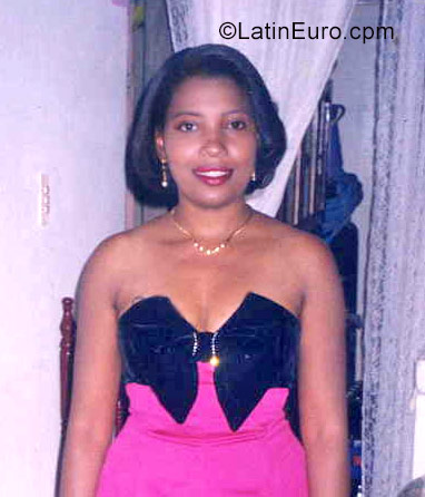 Date this lovely Dominican Republic girl Marisela from Santiago DO30391