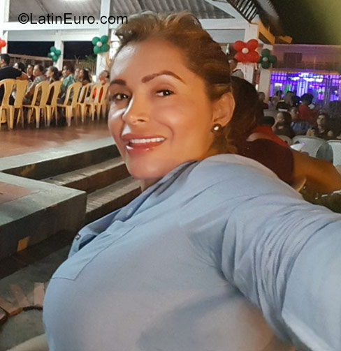 Date this young Colombia girl Edri from Cucuta CO22434