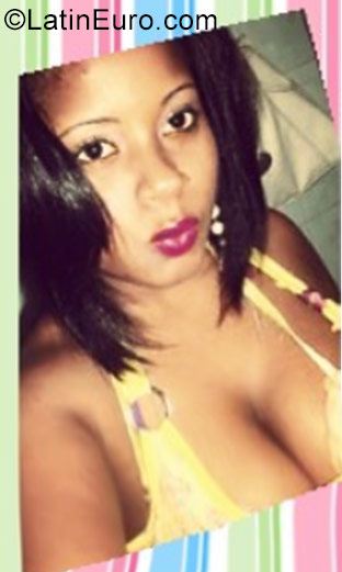 Date this foxy Dominican Republic girl Yudy from Santiago DO30412