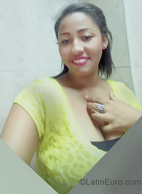 Date this passionate Ecuador girl Mariel from Guayaquil EC214