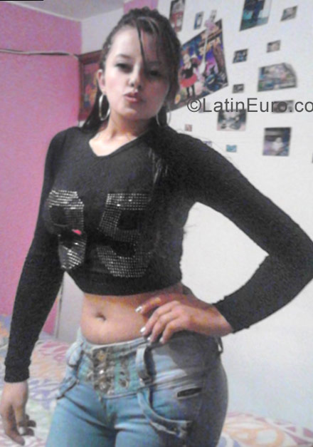Date this cute Colombia girl Andrea from Bogota CO22501