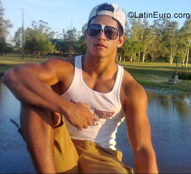 Date this pretty Paraguay man David from Asuncion PY14