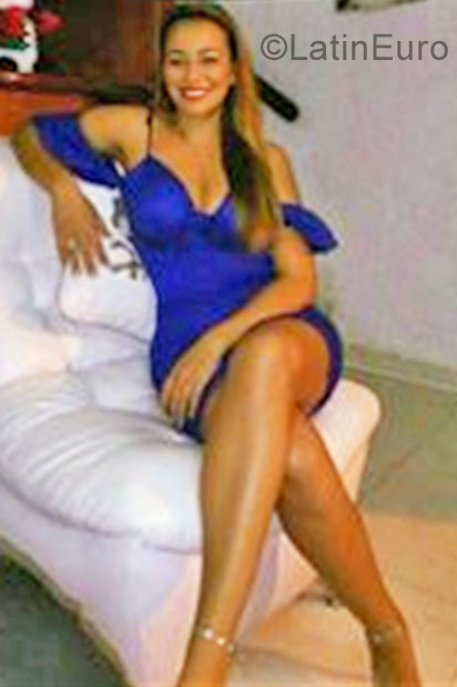 Date this gorgeous Colombia girl Leidy from Bucaramanga CO22593