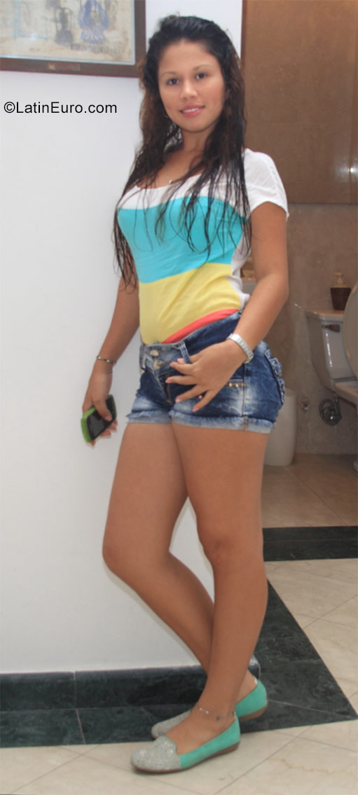 Date this foxy Colombia girl Sandra from  CO22602
