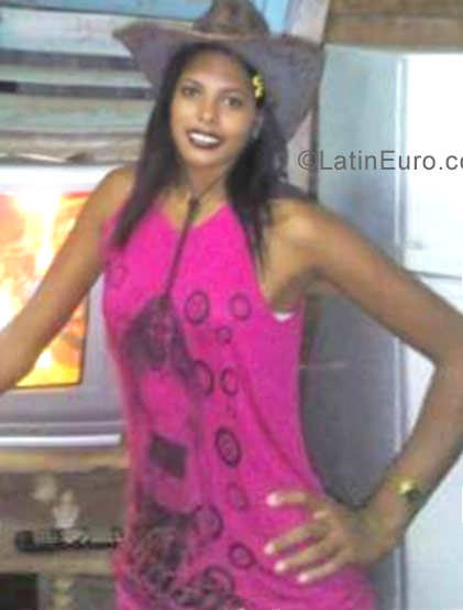 Date this sultry Cuba girl Lourdes from Santiago de Cuba CU138