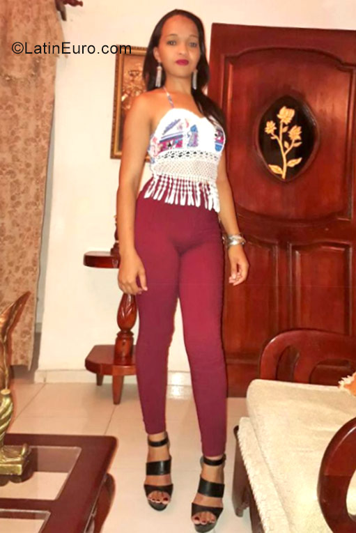 Date this delightful Dominican Republic girl Eliza from Higuey DO30578