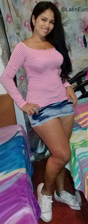 Date this good-looking Colombia girl Monica from Barranquilla CO22636