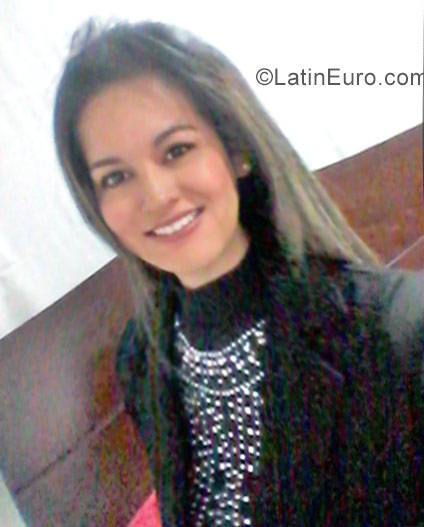 Date this good-looking Colombia girl Tatiana from Bogota CO22641