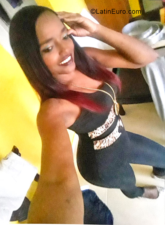 Date this young Dominican Republic girl Venaly from Puerto Plata DO30624