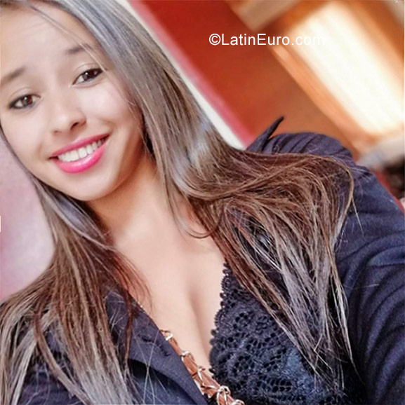 Date this tall Colombia girl Dayana from Pasto CO22724