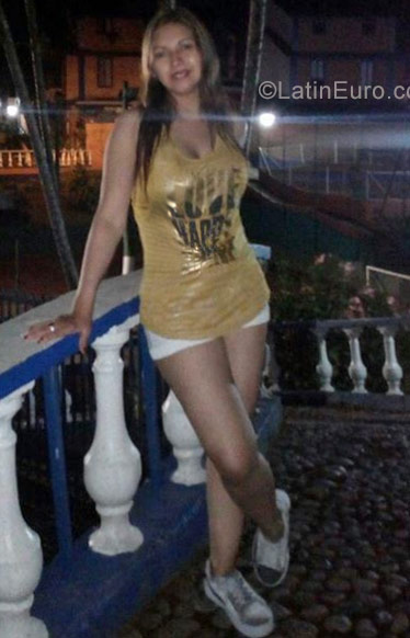 Date this beautiful Colombia girl Helen from Bogota CO22729